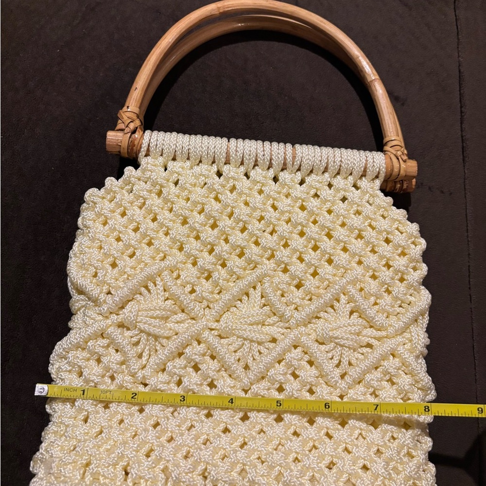 VINTAGE 1970s Cream Handmade Macrame Bag with Bamboo Handle